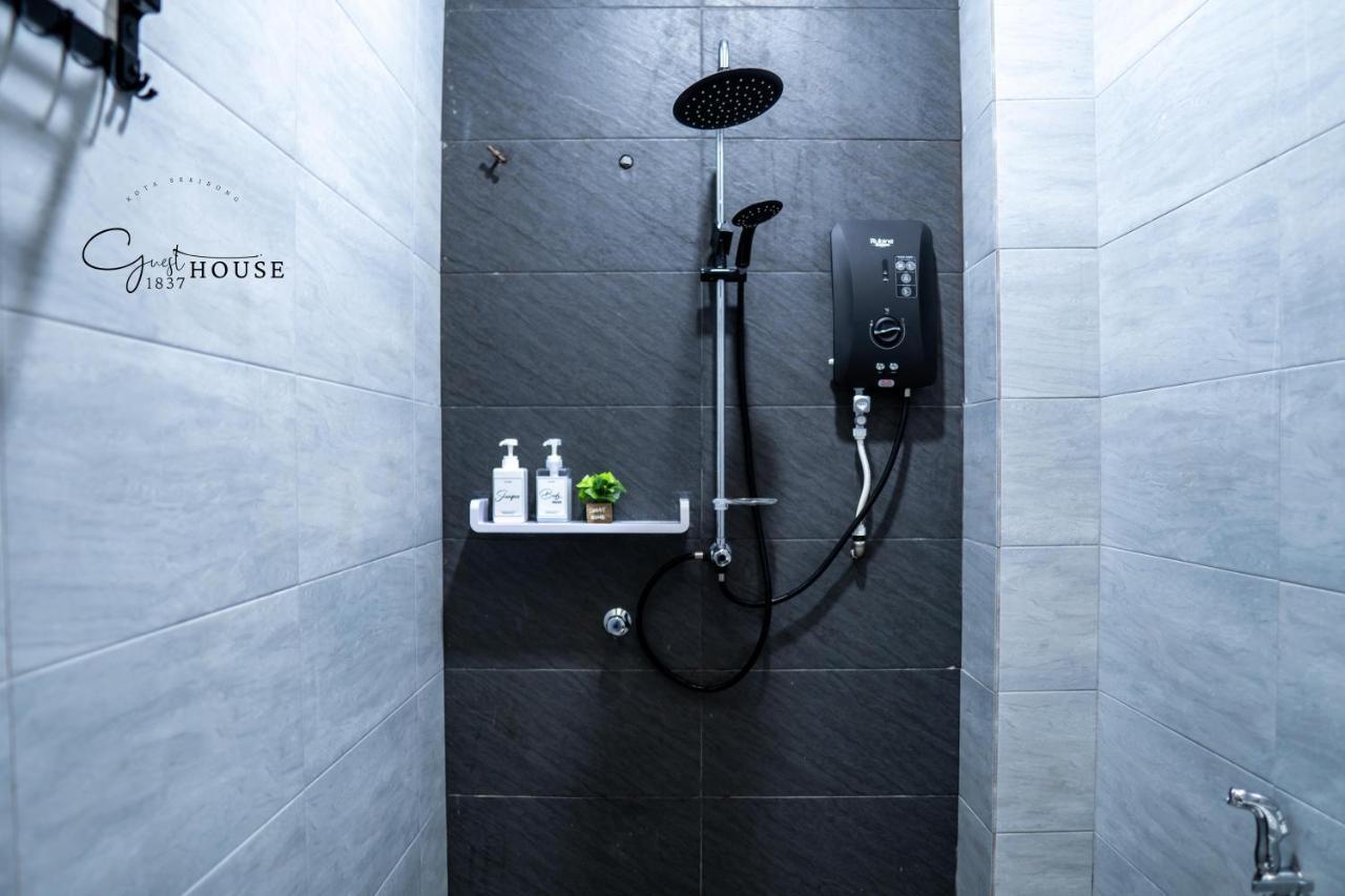 1837 Guest House @ Kota Bharu, Wifi Netflix 외부 사진